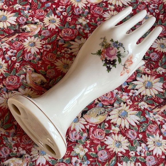 VTG Porcelain Ring Holder - Picture 2 of 5